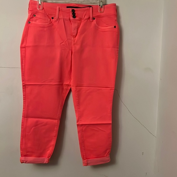 torrid Denim - NWT Torrid Cropped Jegging - Electric Melon- size 18
